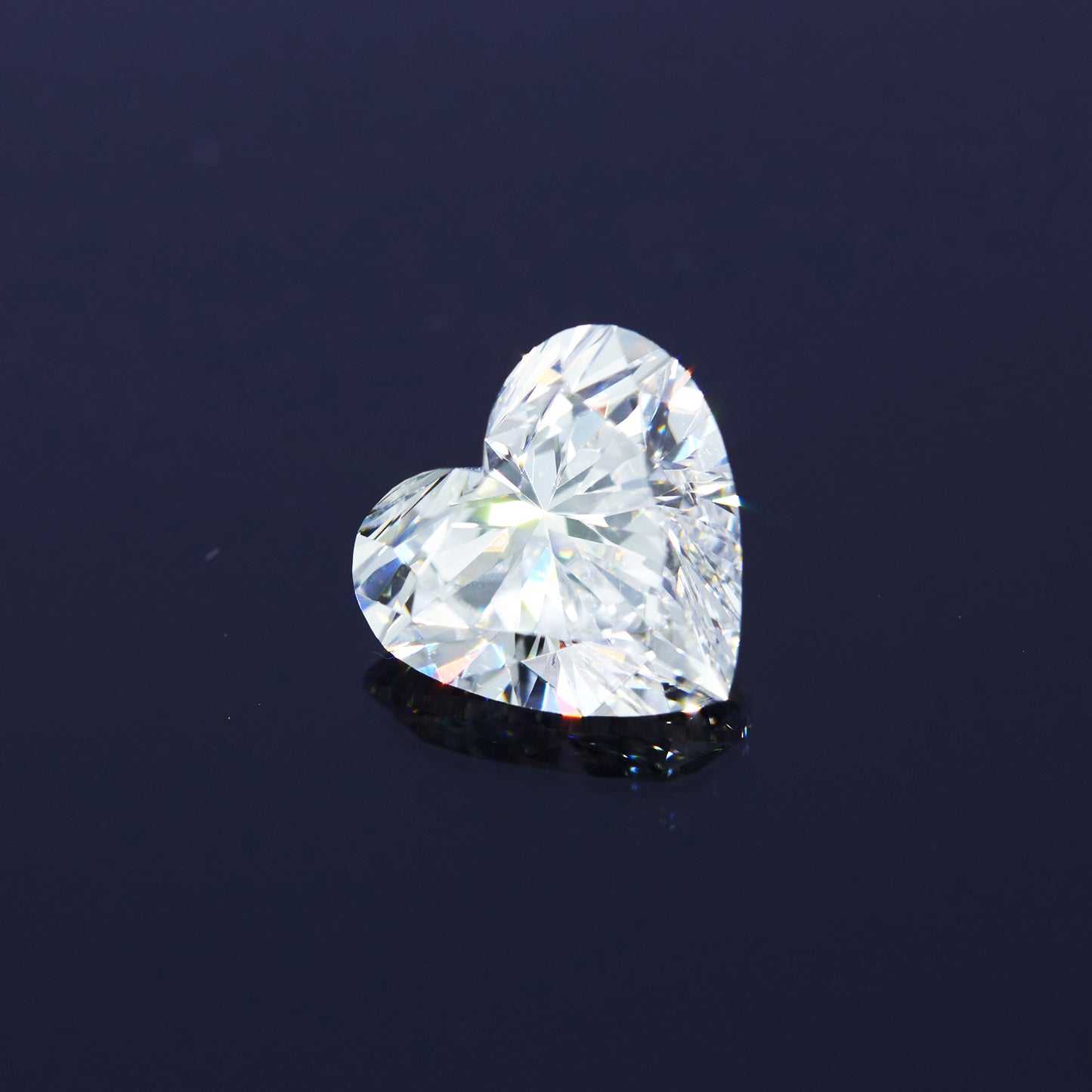 CVD 1 ct-30 ct D color VVS1 clarity, Excellent cut, IGI Certified heart lab-grown diamond