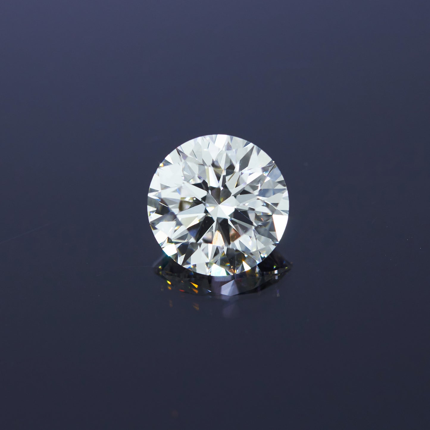 2.5 carat D color VVS2 clarity, Excellent cut, IGI Certified Round lab-grown diamond